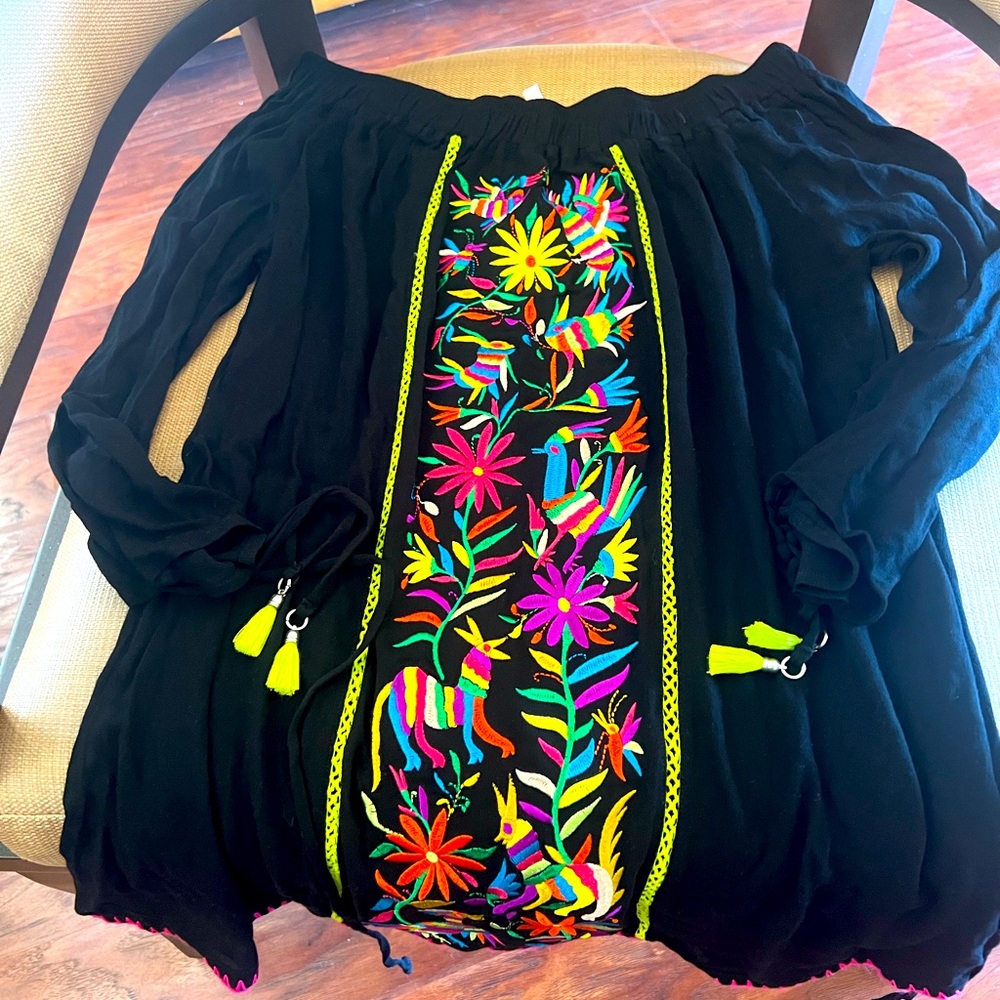 Preowned Nanette Lepore swim coverup, excellent condition, sz S long sleeve